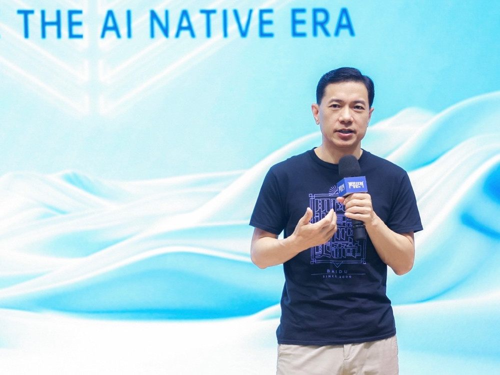 李彦宏谈生成式AI未来趋势：更看好智能体，就像AI时代的网站