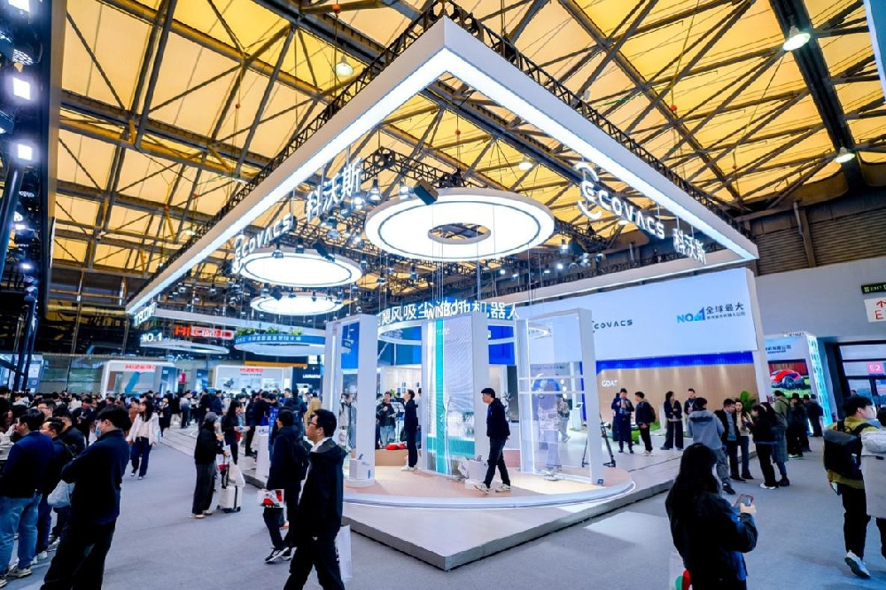 科沃斯AWE2025发布X9系列双核旗舰 引领全场景智慧清洁新潮流