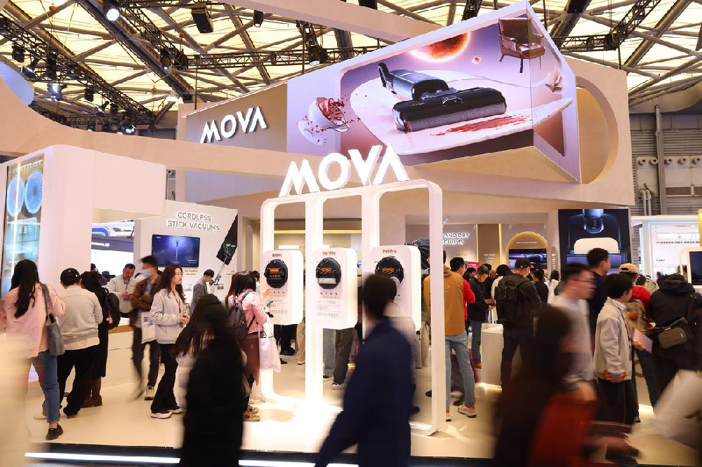 智能清洁新高度！MOVA多款吸尘器AWE 2025首秀，创新科技体验炸场